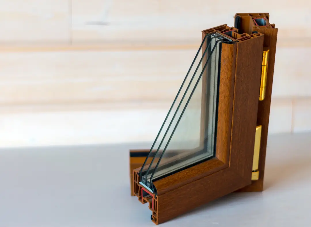 Installation de fenêtre en bois sur mesure Eybens